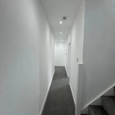 Гостьовий будинок Royal Hill En-suite *